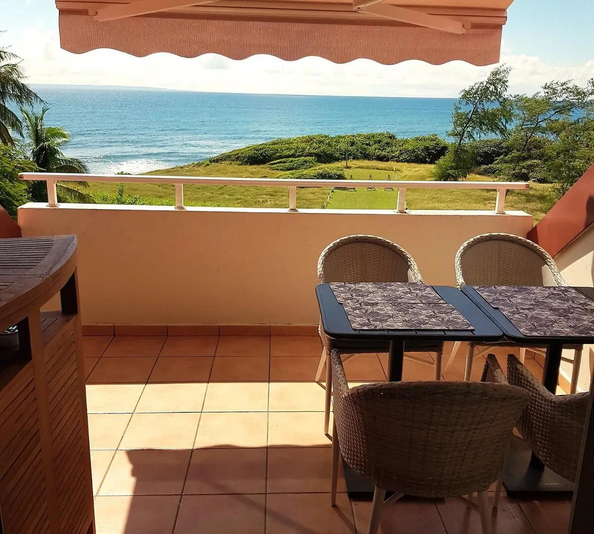 Mer, Piscine, Soleil ! Sainte-Anne  Appartement